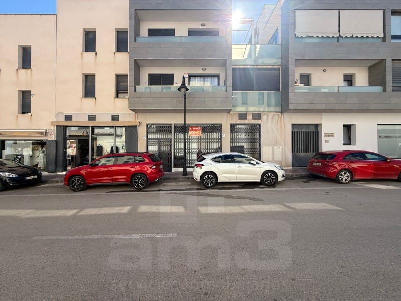 Local Comercial en Vera en alquiler - 700 € (Ref: 9670405)