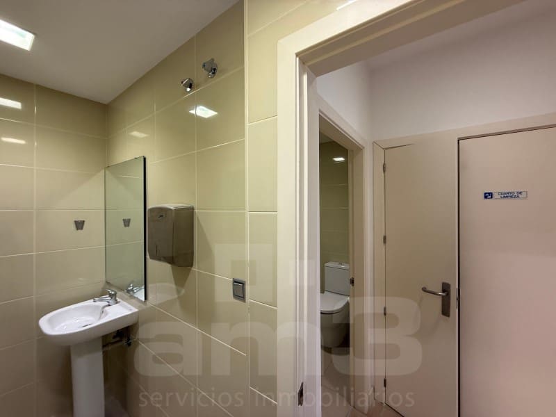 Erhverv til leje i Vera - € 1.300 (Ref: 9751916)