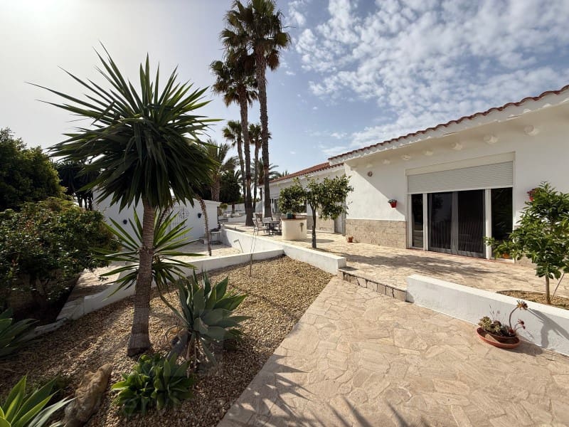 4 bedroom Villa for sale in Antas with garage - € 625,000 (Ref: 9770577)