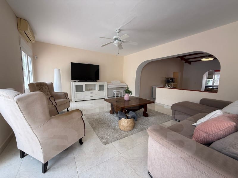 4 bedroom Villa for sale in Antas with garage - € 625,000 (Ref: 9770577)