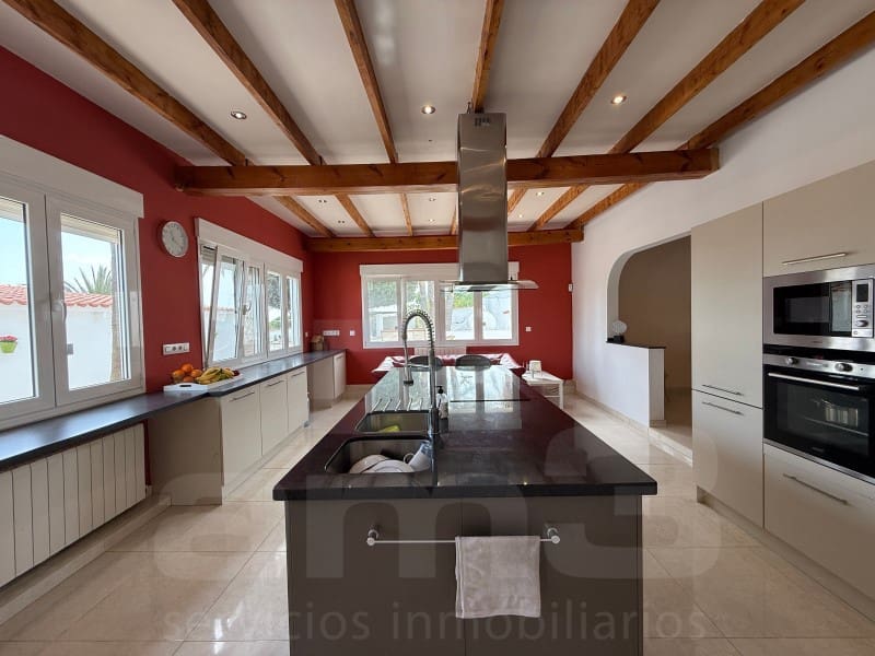 4 bedroom Villa for sale in Antas with garage - € 625,000 (Ref: 9770577)