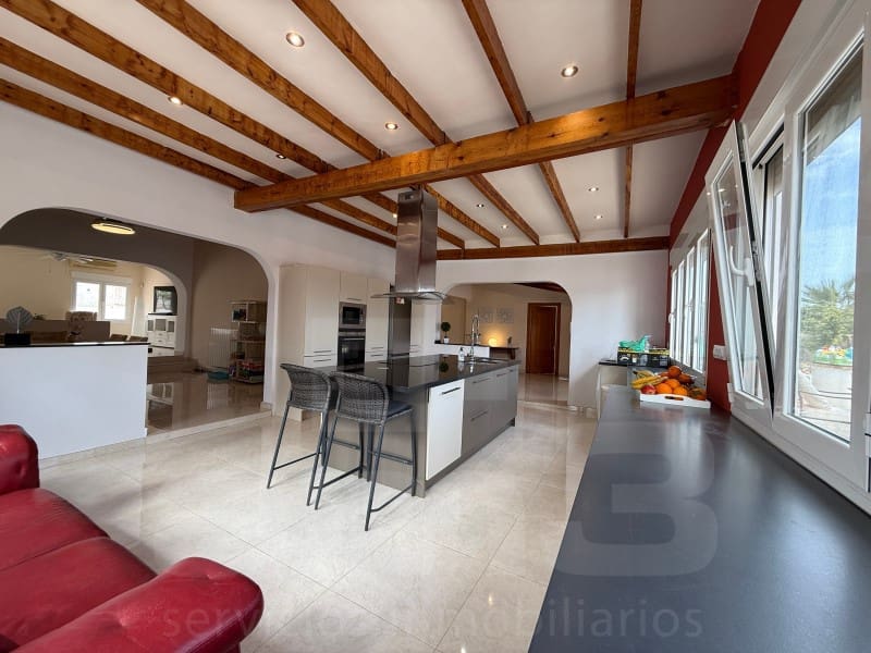 4 bedroom Villa for sale in Antas with garage - € 625,000 (Ref: 9770577)