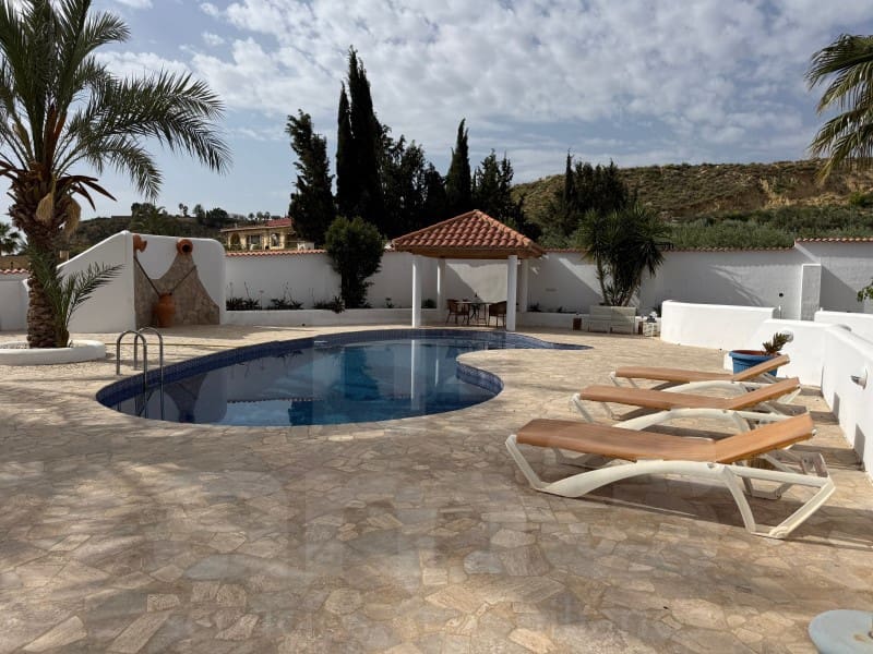 4 bedroom Villa for sale in Antas with garage - € 625,000 (Ref: 9770577)