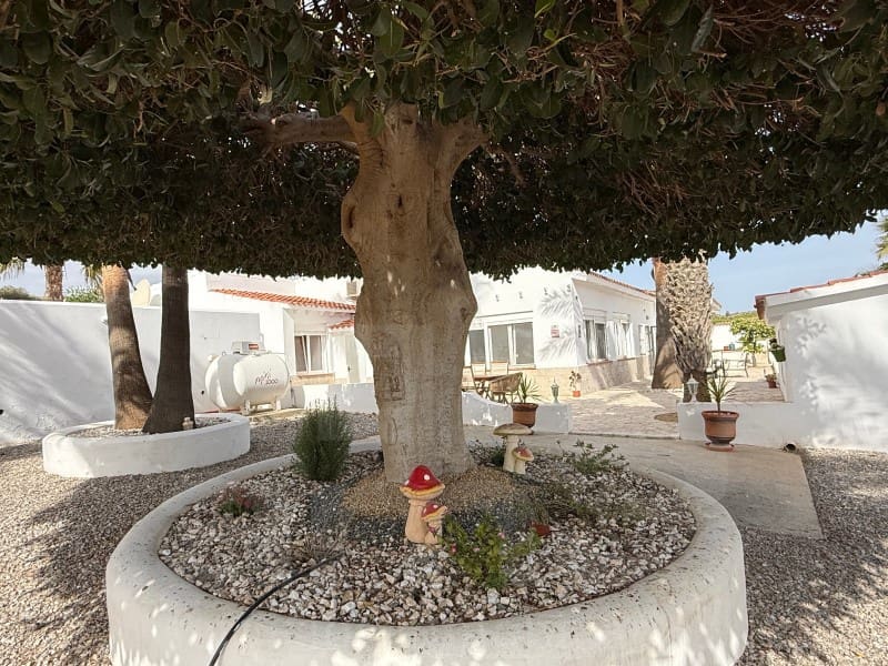 4 bedroom Villa for sale in Antas with garage - € 625,000 (Ref: 9770577)