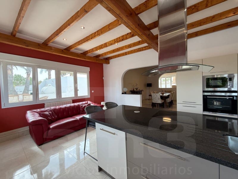 4 bedroom Villa for sale in Antas with garage - € 625,000 (Ref: 9770577)