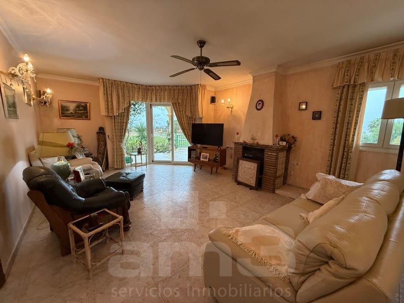 4 soverom Villa til salgs i Vera med garasje - € 449 000 (Ref: 9770578)