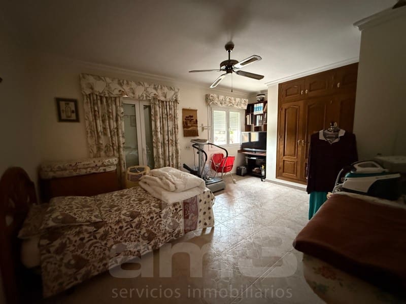 4 soverom Villa til salgs i Vera med garasje - € 449 000 (Ref: 9770578)