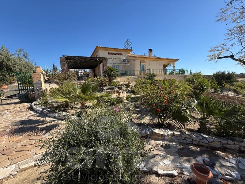 4 soverom Villa til salgs i Vera med garasje - € 449 000 (Ref: 9770578)