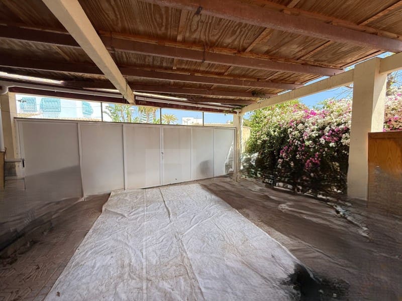 3 bedroom Villa for sale in Puerto del Rey with garage - € 535,000 (Ref: 9822723)