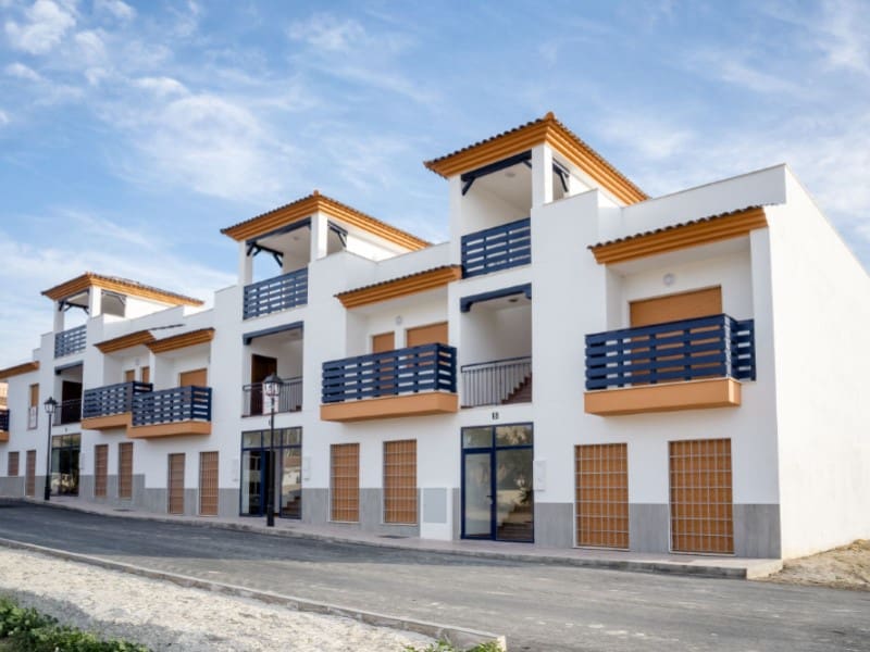 Flat for sale in Cuevas del Almanzora with pool garage - € 125,900 (Ref: 9851610)