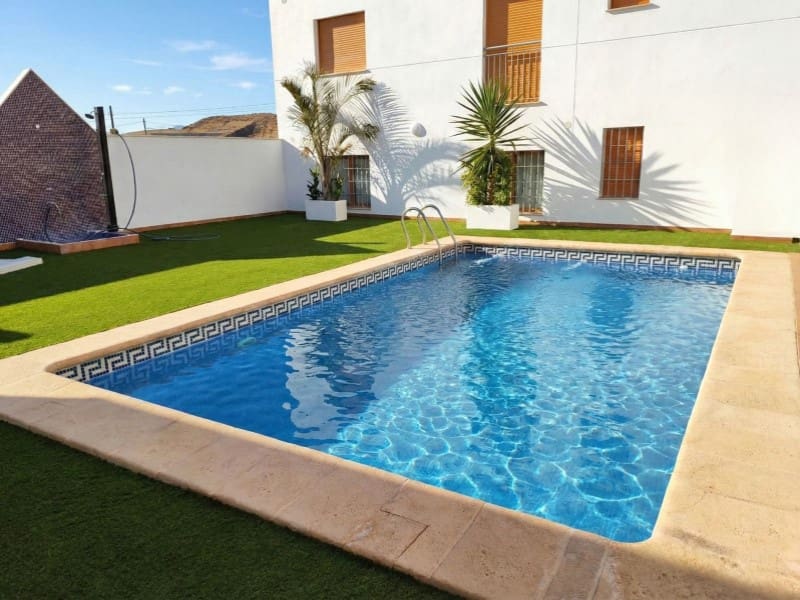 Flat for sale in Cuevas del Almanzora with pool garage - € 125,900 (Ref: 9851610)