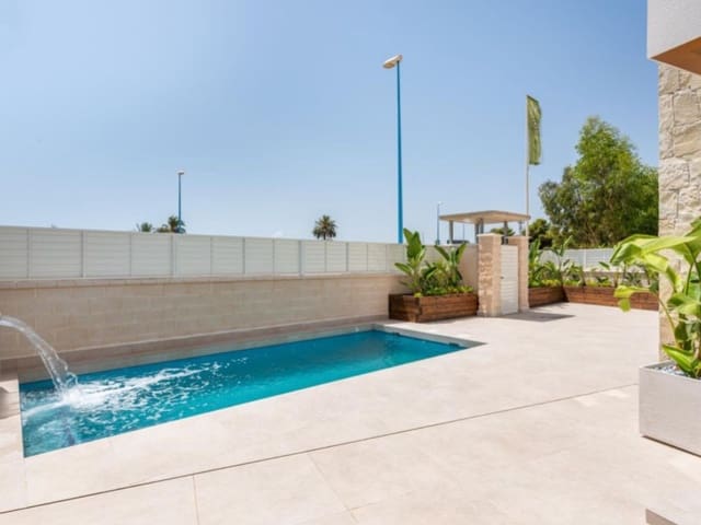 Villa til salgs i Cala Marqués, Vera med svømmebasseng garasje - € 525 000 (Ref: 9937891)