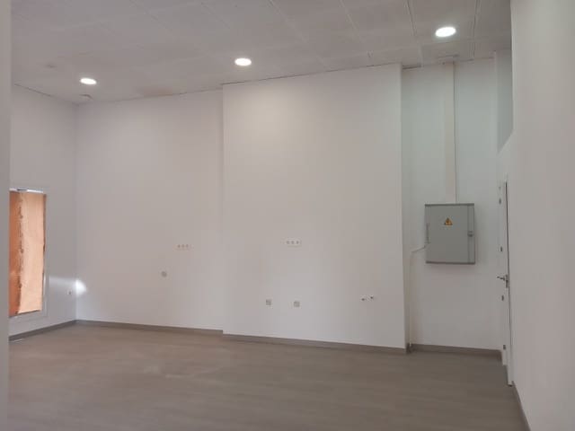 Entreprise à louer à Vera Ciudad, Vera - 900 € (Ref: 9966387)