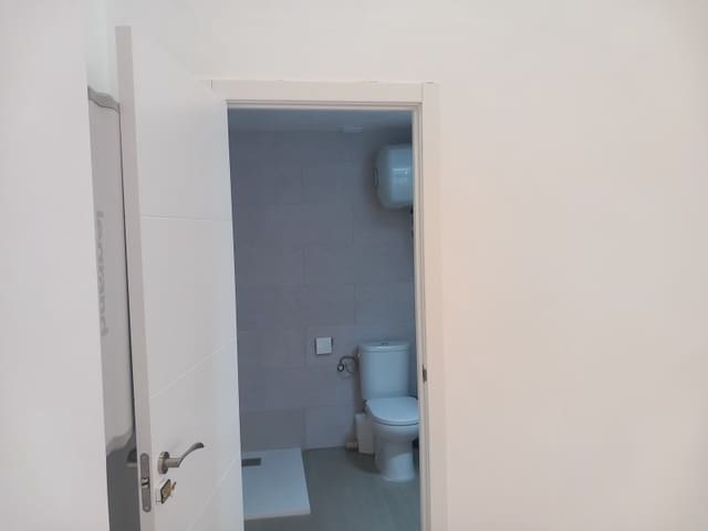 Entreprise à louer à Vera Ciudad, Vera - 900 € (Ref: 9966387)