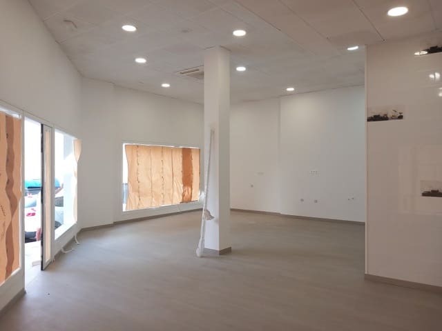 Entreprise à louer à Vera Ciudad, Vera - 900 € (Ref: 9966387)
