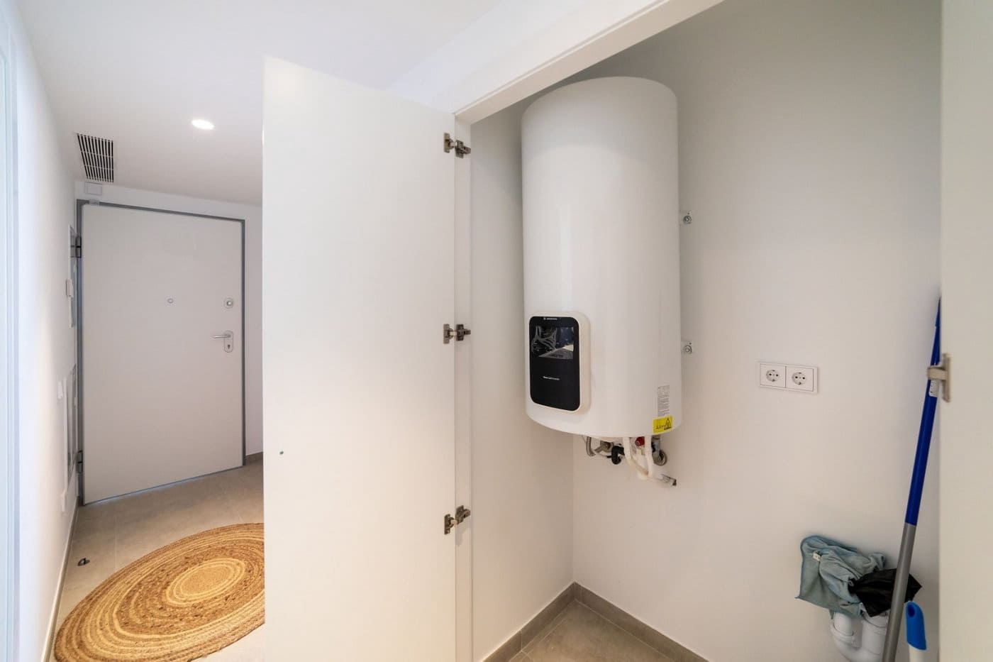 3 makuuhuone Huoneisto myytävänä paikassa Gran Alacant mukana uima-altaan - 405 000 € (Ref: 9562106)