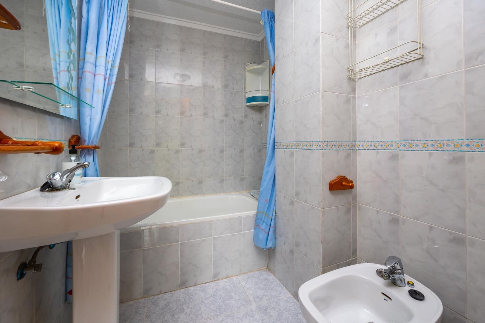 1 soveværelse Penthouse til salg i Torrevieja med swimmingpool - € 129.900 (Ref: 9574815)