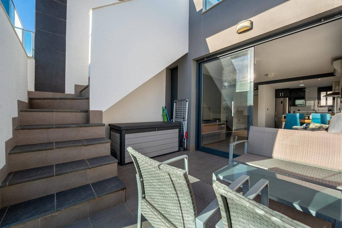 2 soveværelse Lejlighed til salg i Torrevieja med garage - € 299.000 (Ref: 9574825)