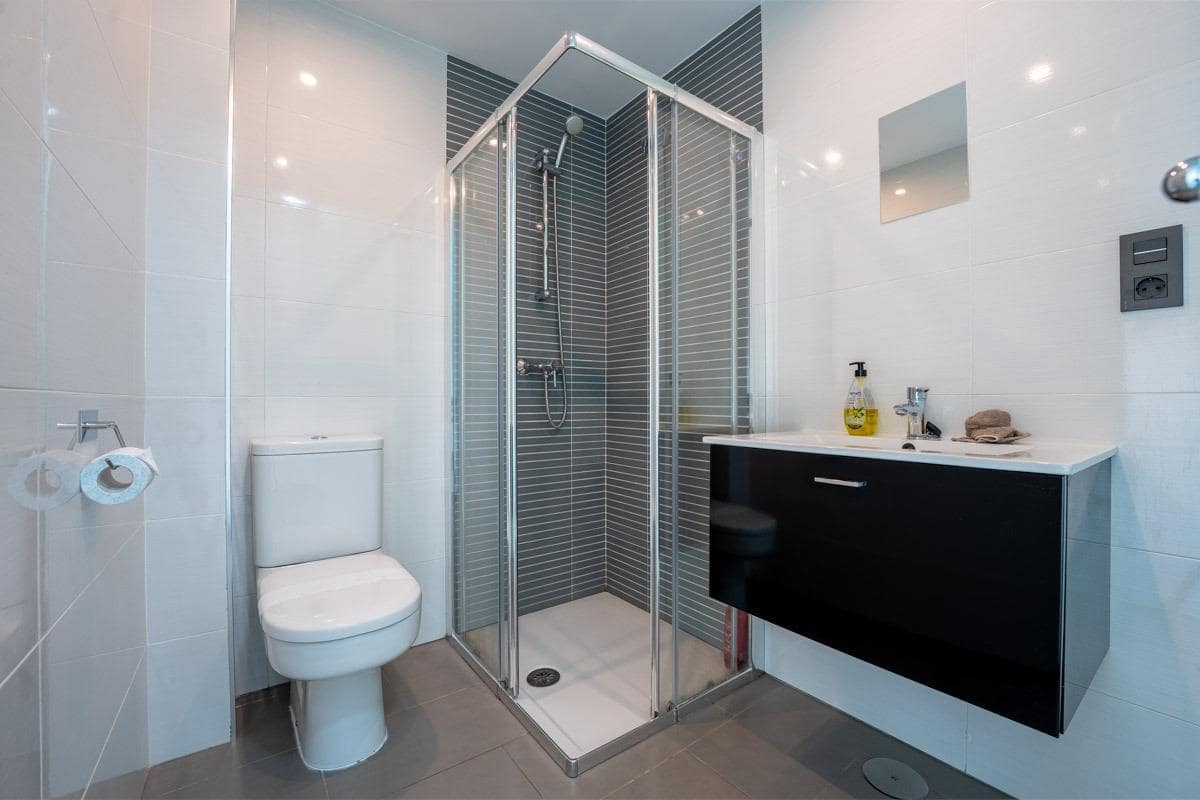 2 soveværelse Lejlighed til salg i Torrevieja med garage - € 299.000 (Ref: 9574825)