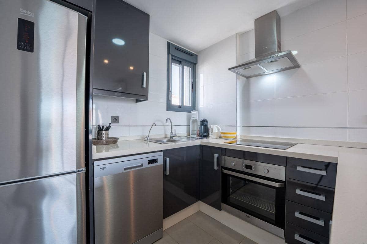 2 soveværelse Lejlighed til salg i Torrevieja med garage - € 299.000 (Ref: 9574825)