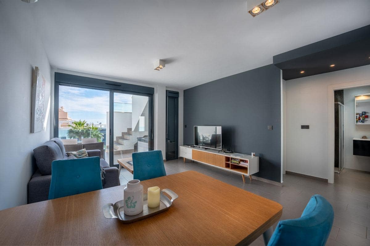 2 soveværelse Lejlighed til salg i Torrevieja med garage - € 299.000 (Ref: 9574825)