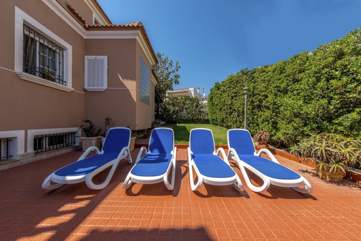 6 sypialnia Willa na sprzedaż w La Mata z basenem garażem - 950 000 € (Ref: 9574831)