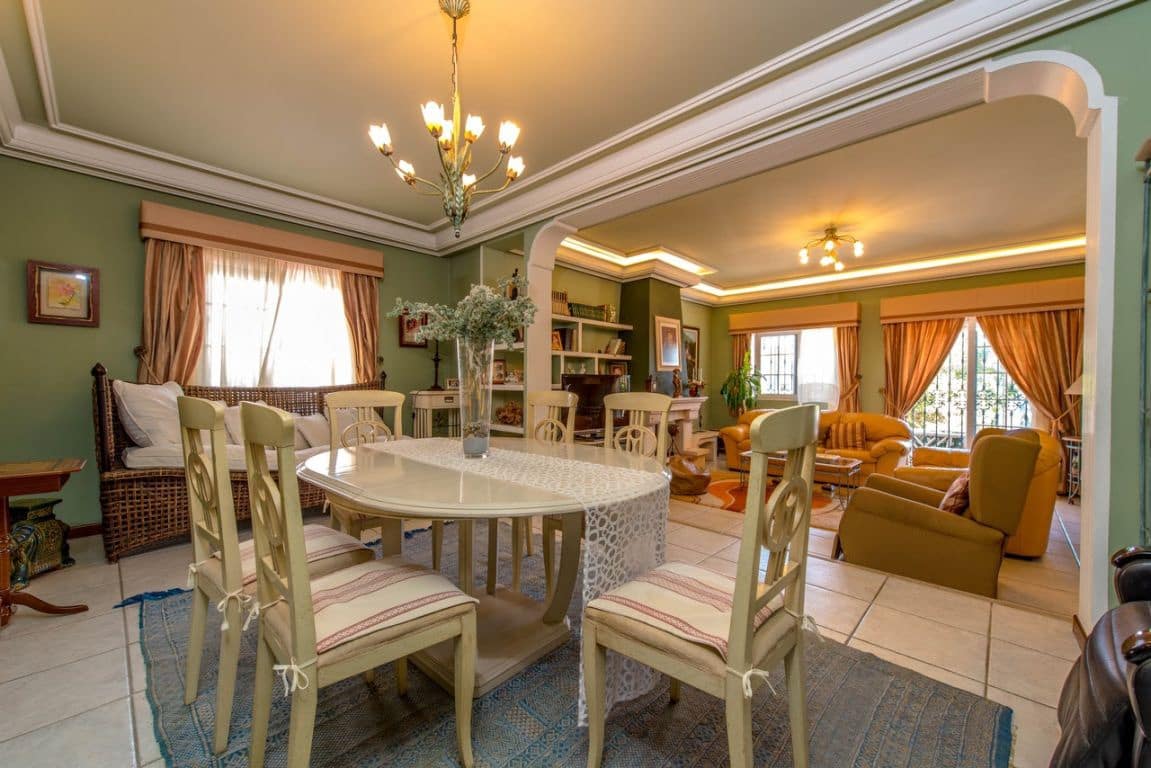 6 sypialnia Willa na sprzedaż w La Mata z basenem garażem - 950 000 € (Ref: 9574831)