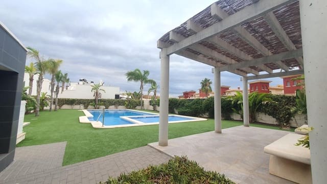 3 camera da letto Villa in vendita in Cabo Roig, Orihuela con piscina garage - 350.000 € (Rif: 9574832)