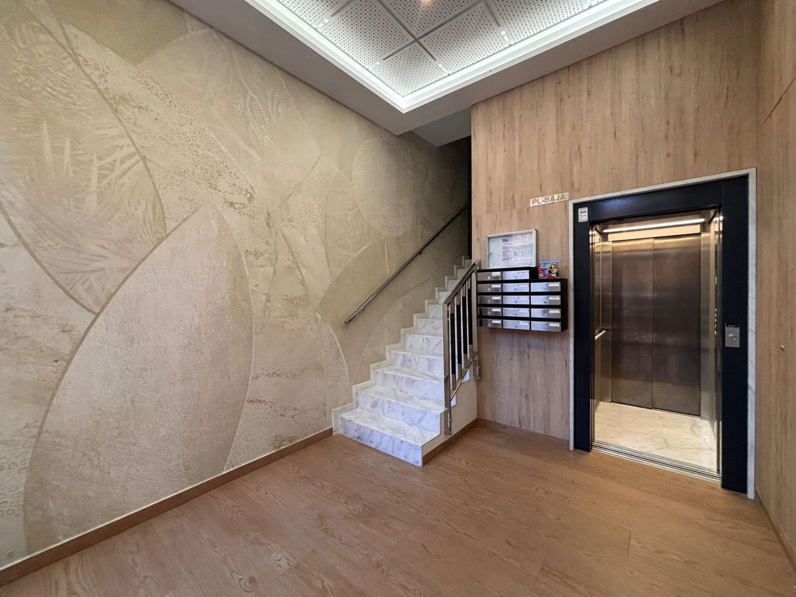 3 sovrum Lägenhet till salu i Guardamar del Segura med garage - 365 000 € (Ref: 9583087)