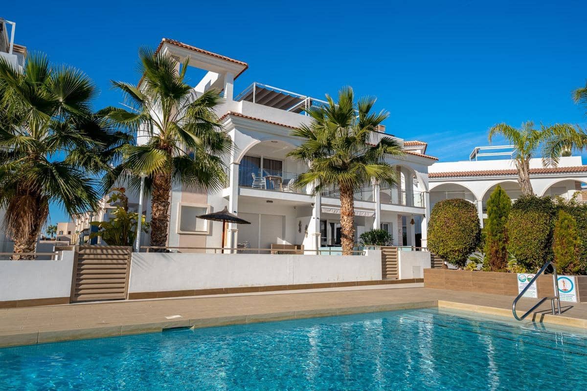 2 makuuhuone Kattohuoneisto myytävänä paikassa Ciudad Quesada - 309 000 € (Ref: 9583088)