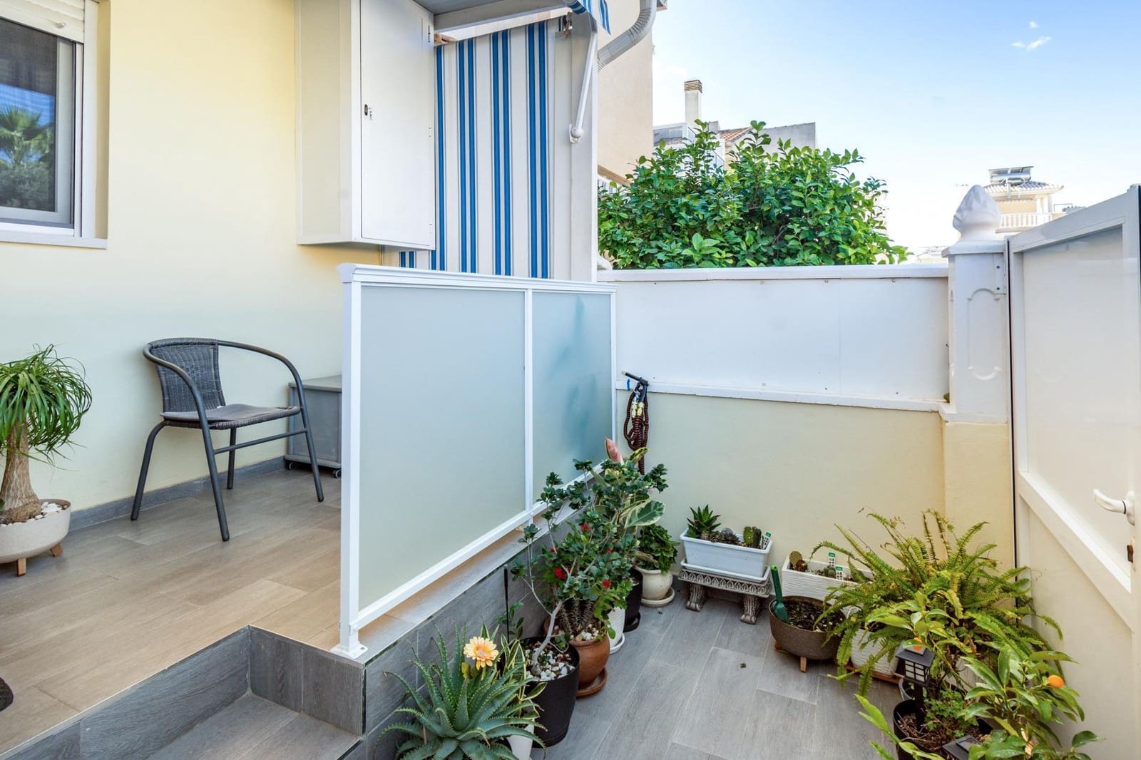 2 sypialnia Dom szeregowy na sprzedaż w Torrevieja z basenem - 190 000 € (Ref: 9637836)