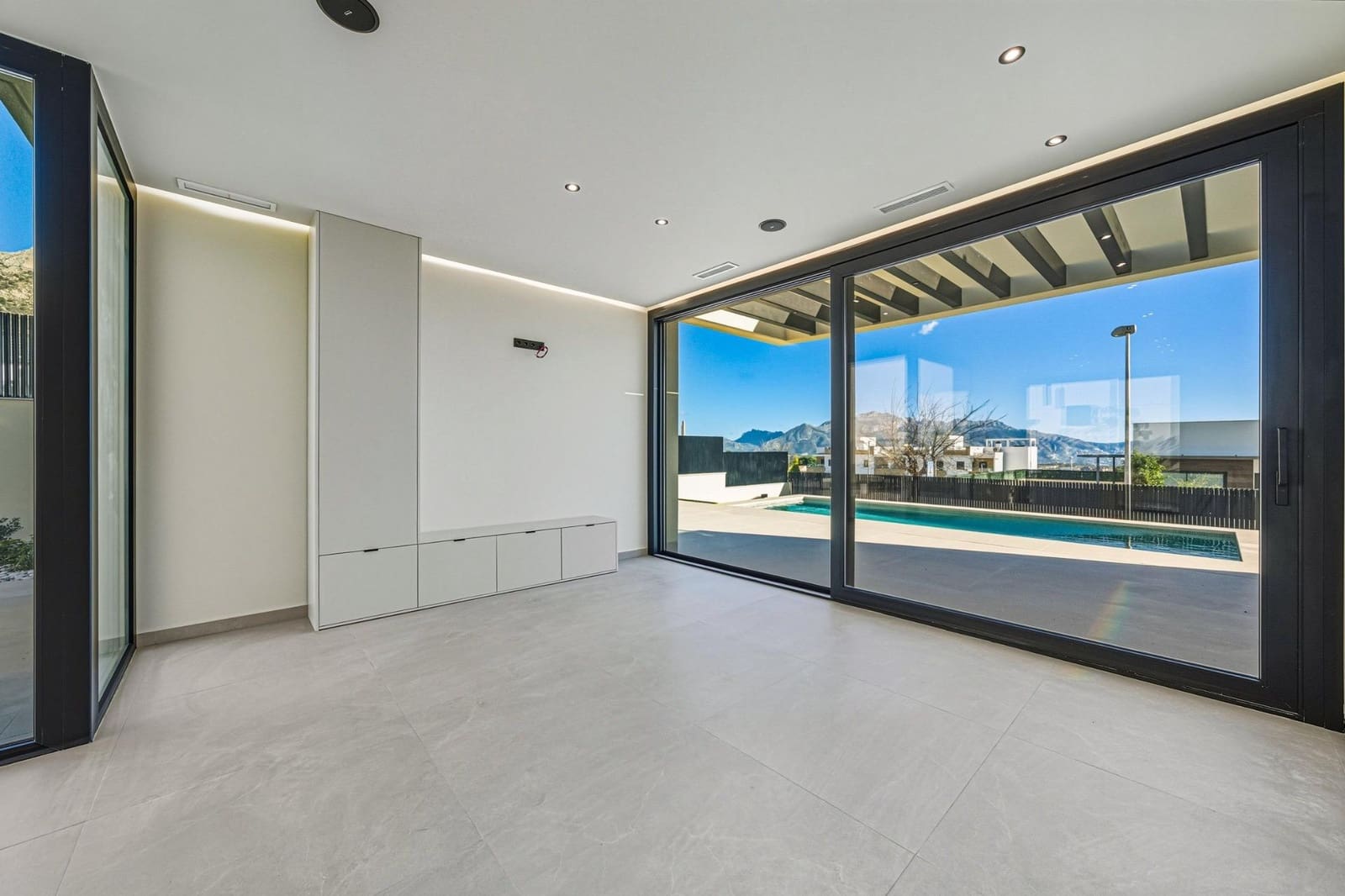 4 quarto Moradia para venda em Polop com piscina - 970 000 € (Ref: 9637849)