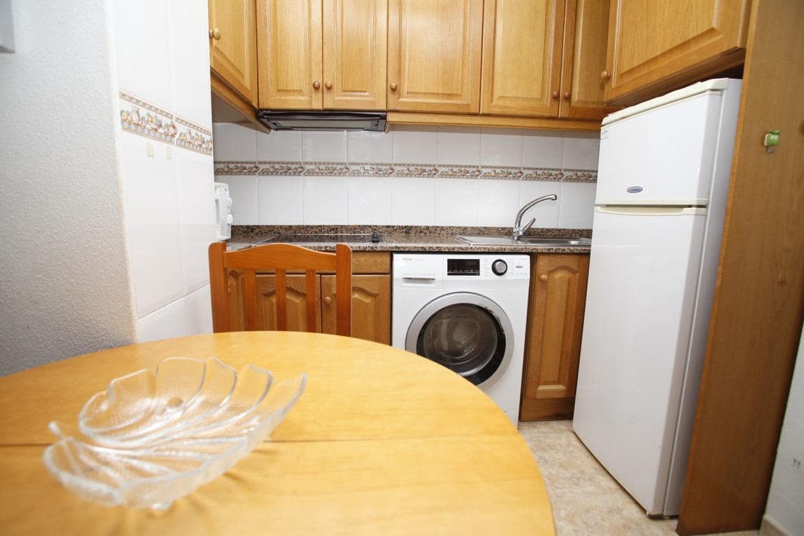 2 sovrum Lägenhet till salu i Torrevieja - 130 000 € (Ref: 9666805)