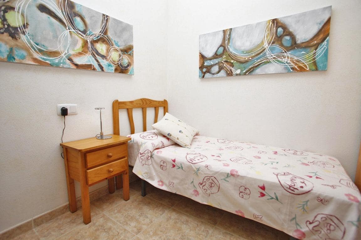 2 sovrum Lägenhet till salu i Torrevieja - 130 000 € (Ref: 9666805)