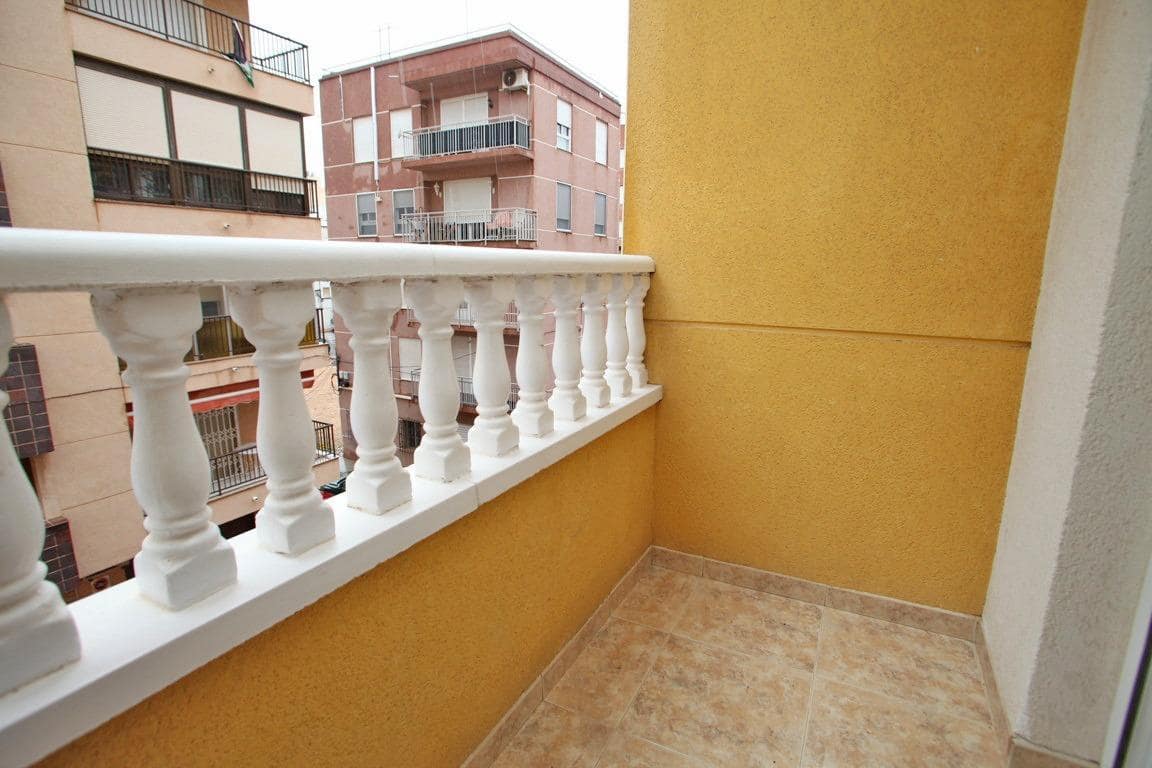 2 sovrum Lägenhet till salu i Torrevieja - 130 000 € (Ref: 9666805)