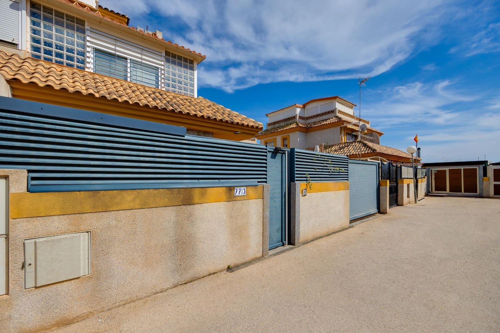 3 quarto Moradia para venda em Los Montesinos com piscina - 349 500 € (Ref: 9677655)