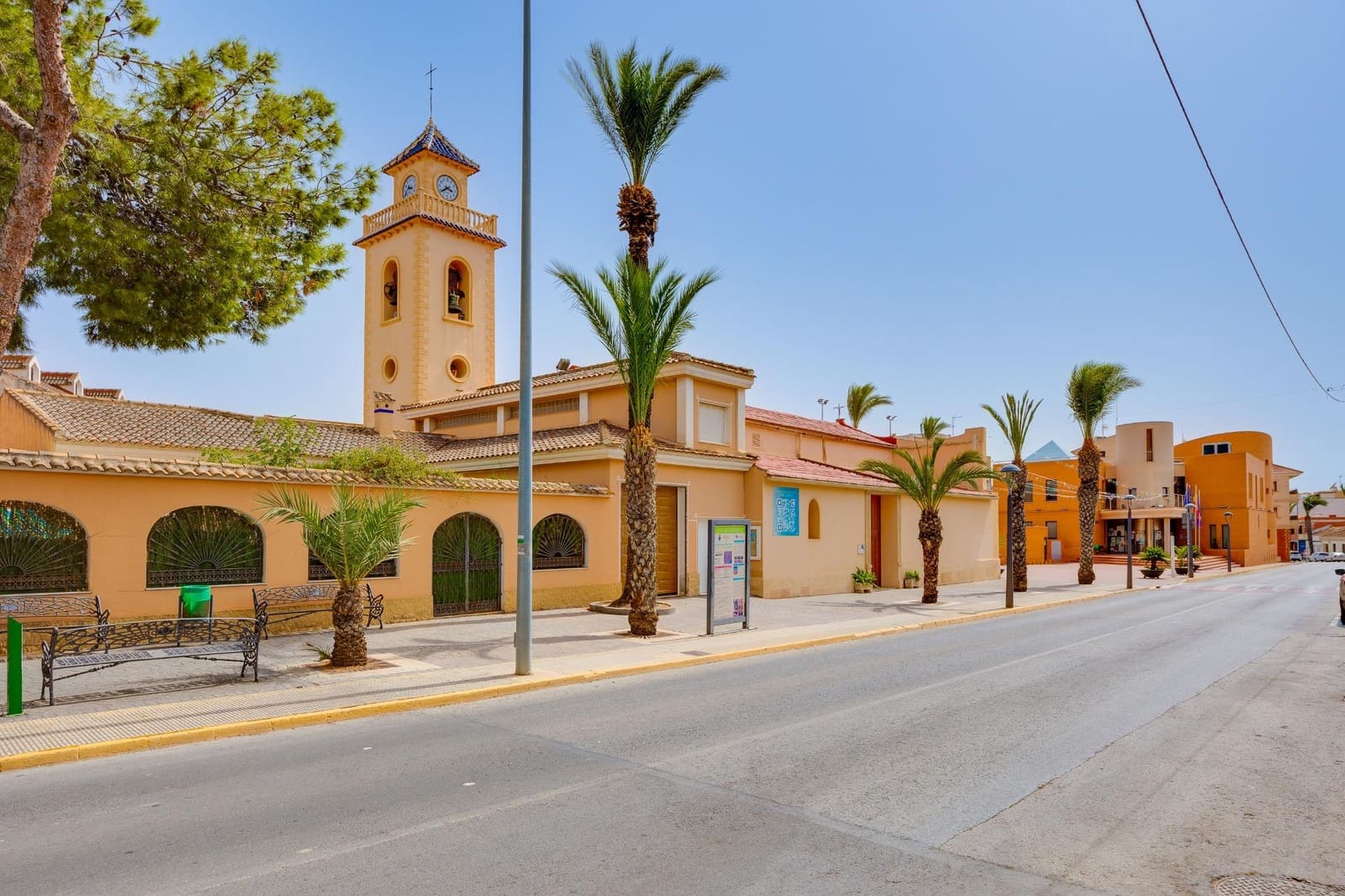 3 quarto Moradia para venda em Los Montesinos com piscina - 349 500 € (Ref: 9677655)