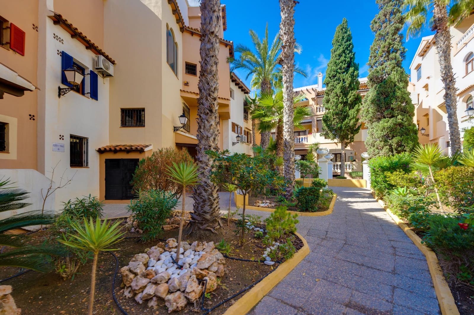 2 quarto Apartamento para venda em Torrevieja com piscina - 310 000 € (Ref: 9677664)