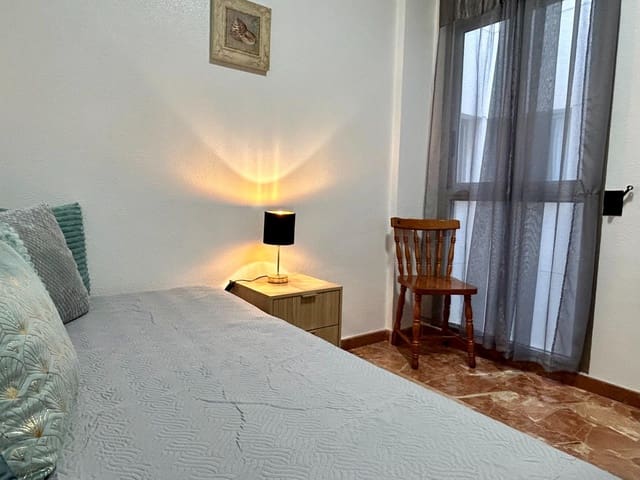 Apartamento de 2 habitaciones en Puerto Deportivo, Torrevieja en venta - 148.000 € (Ref: 9732441)