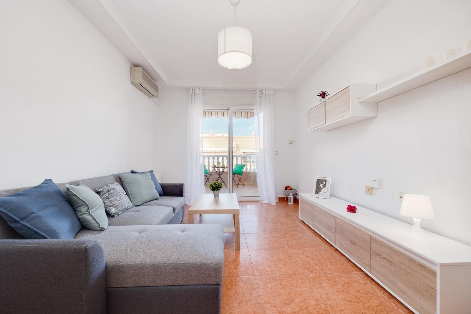 Ático de 3 habitaciones en Torrevieja en venta - 199.900 € (Ref: 9739087)