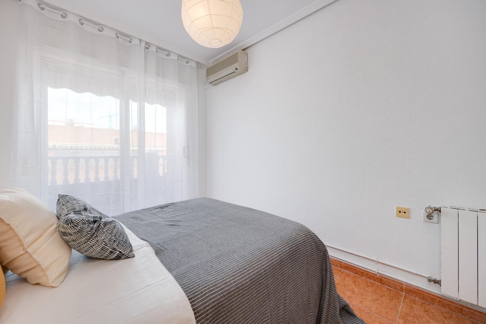 Ático de 3 habitaciones en Torrevieja en venta - 199.900 € (Ref: 9739087)