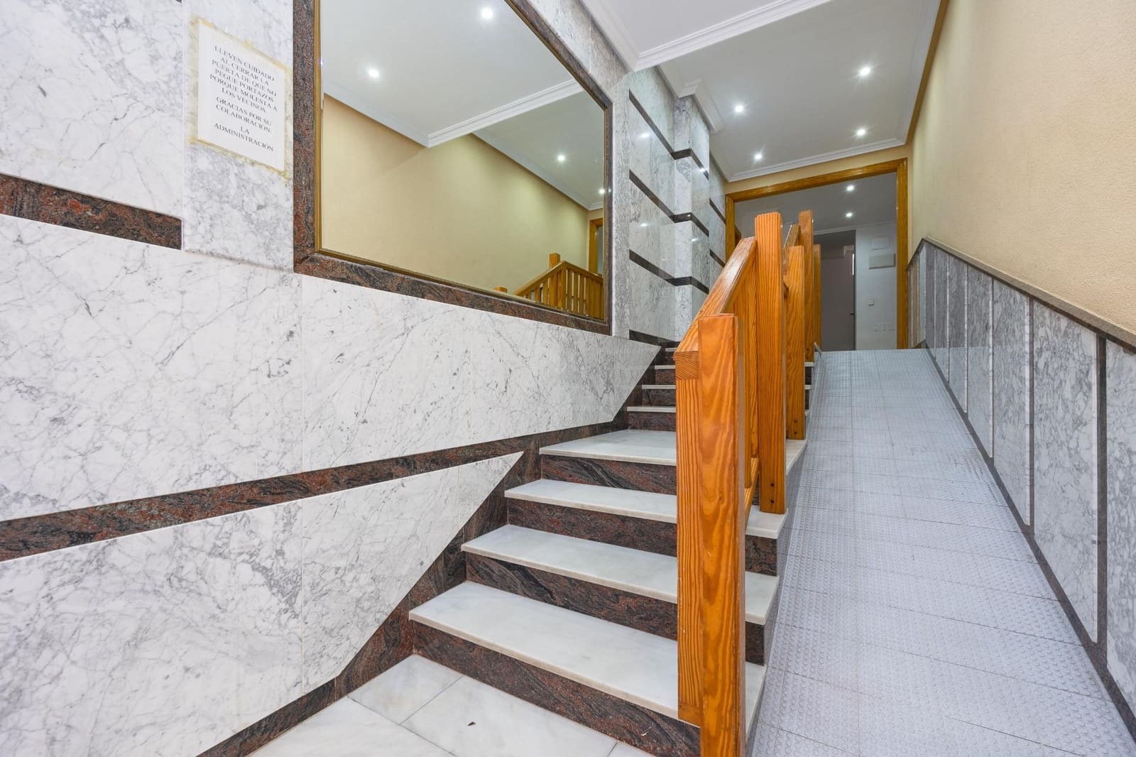 Ático de 3 habitaciones en Torrevieja en venta - 199.900 € (Ref: 9739087)