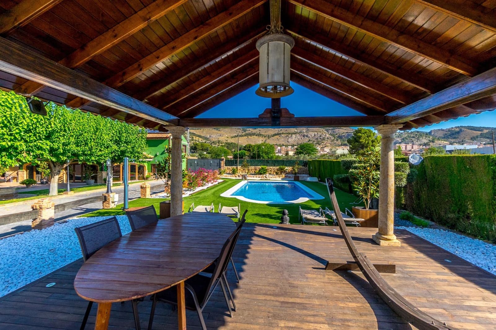 Chalet de 4 habitaciones en Onil en venta con piscina garaje - 950.000 € (Ref: 9744191)