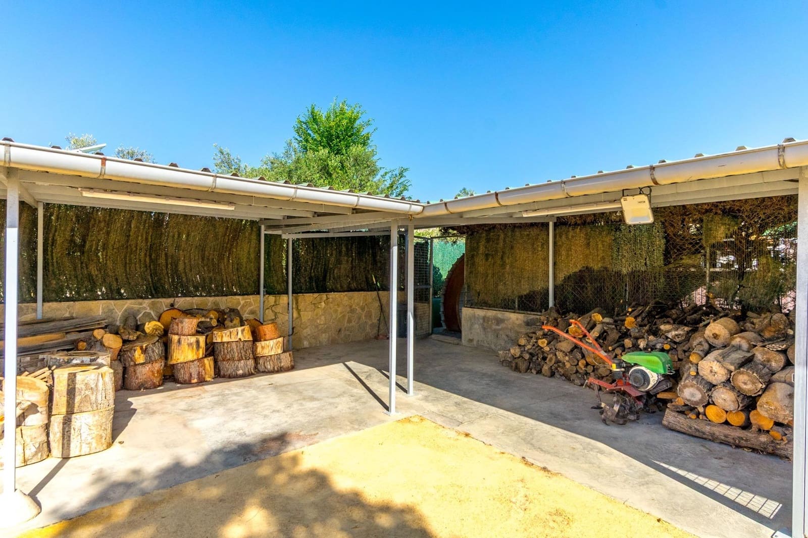 Chalet de 4 habitaciones en Onil en venta con piscina garaje - 950.000 € (Ref: 9744191)