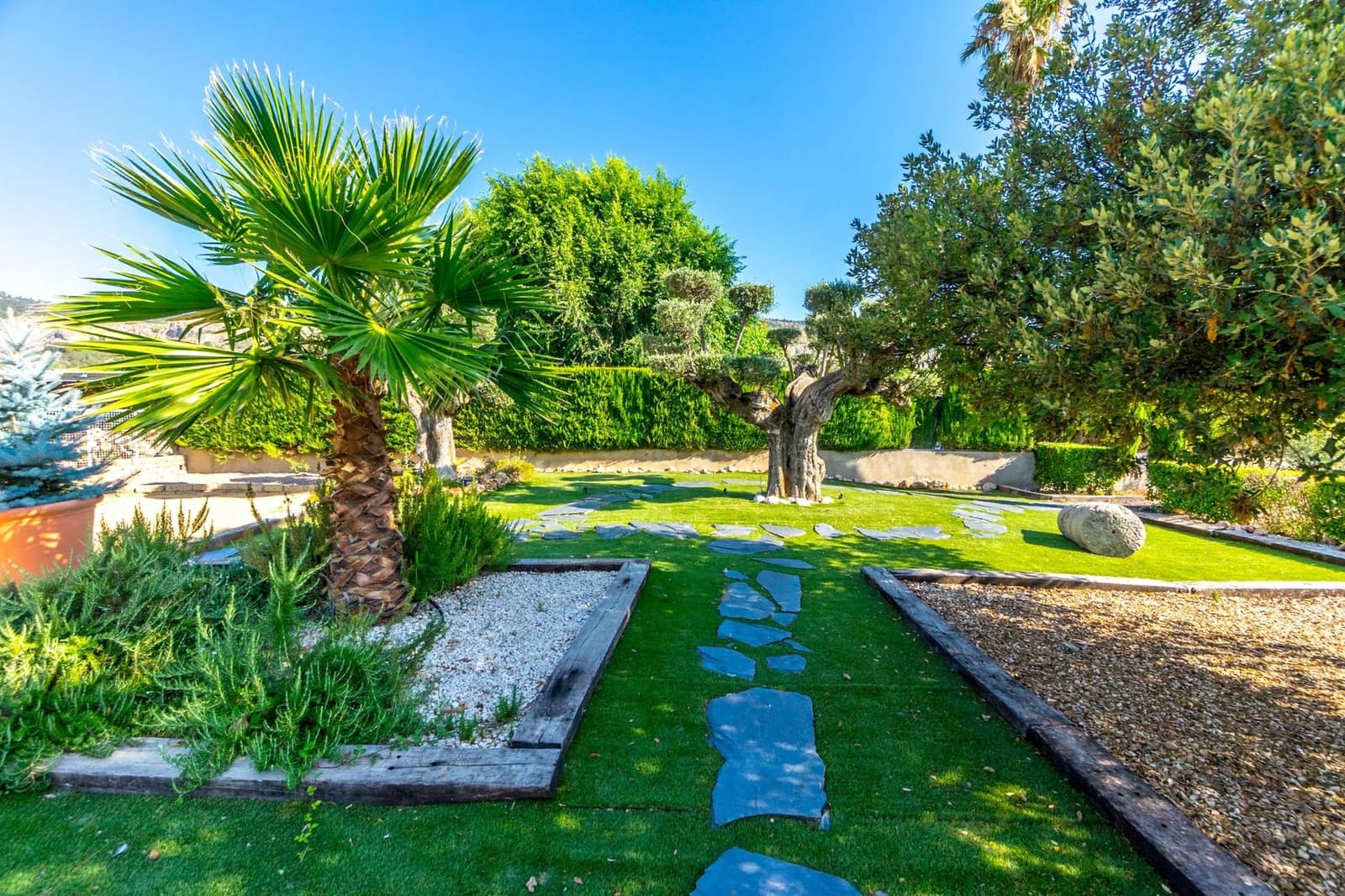 Chalet de 4 habitaciones en Onil en venta con piscina garaje - 950.000 € (Ref: 9744191)