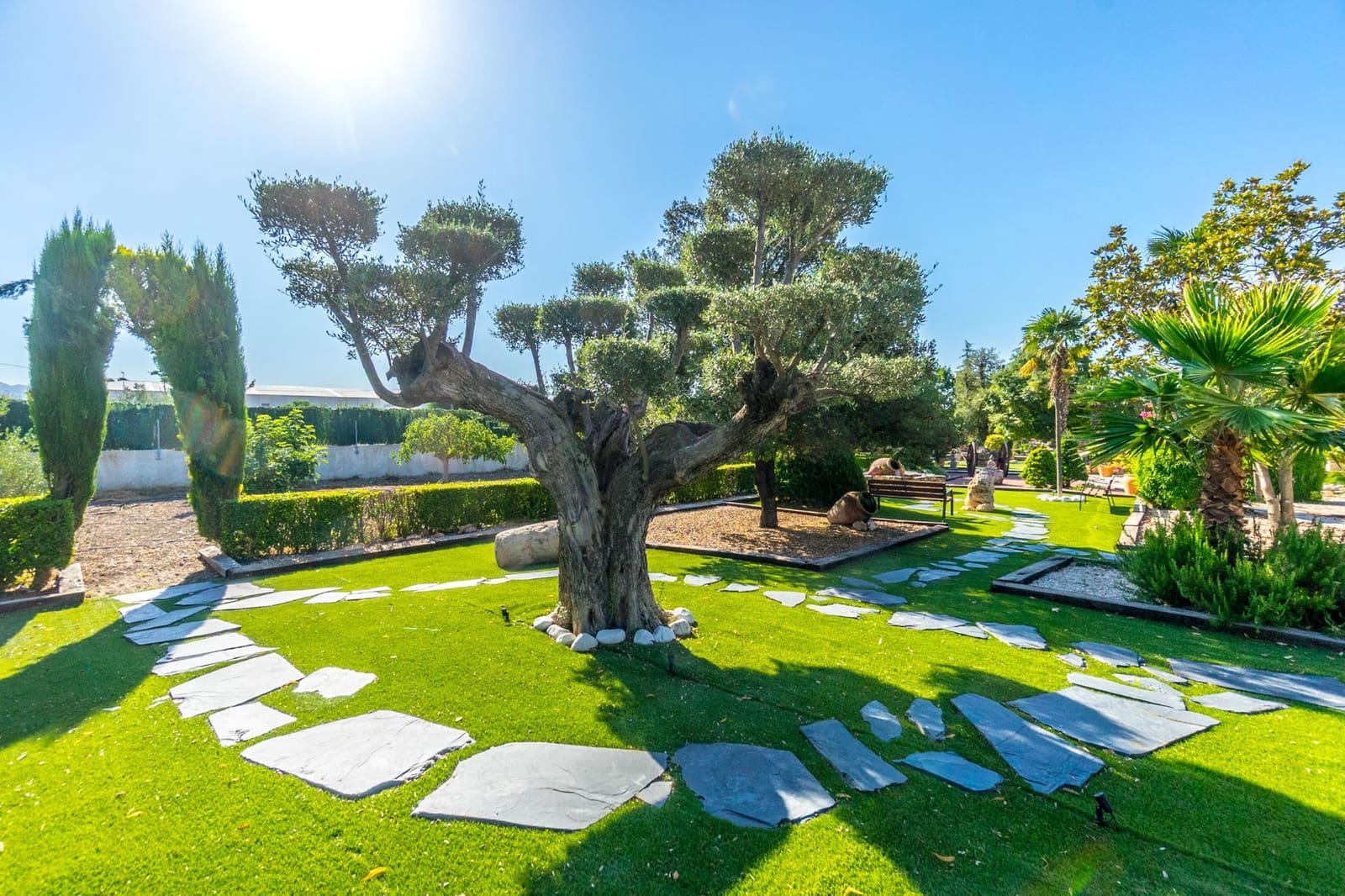 Chalet de 4 habitaciones en Onil en venta con piscina garaje - 950.000 € (Ref: 9744191)