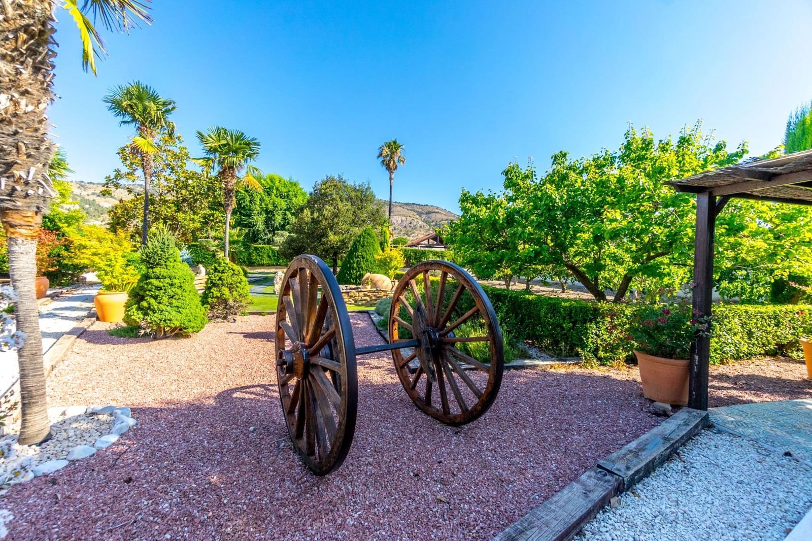 Chalet de 4 habitaciones en Onil en venta con piscina garaje - 950.000 € (Ref: 9744191)