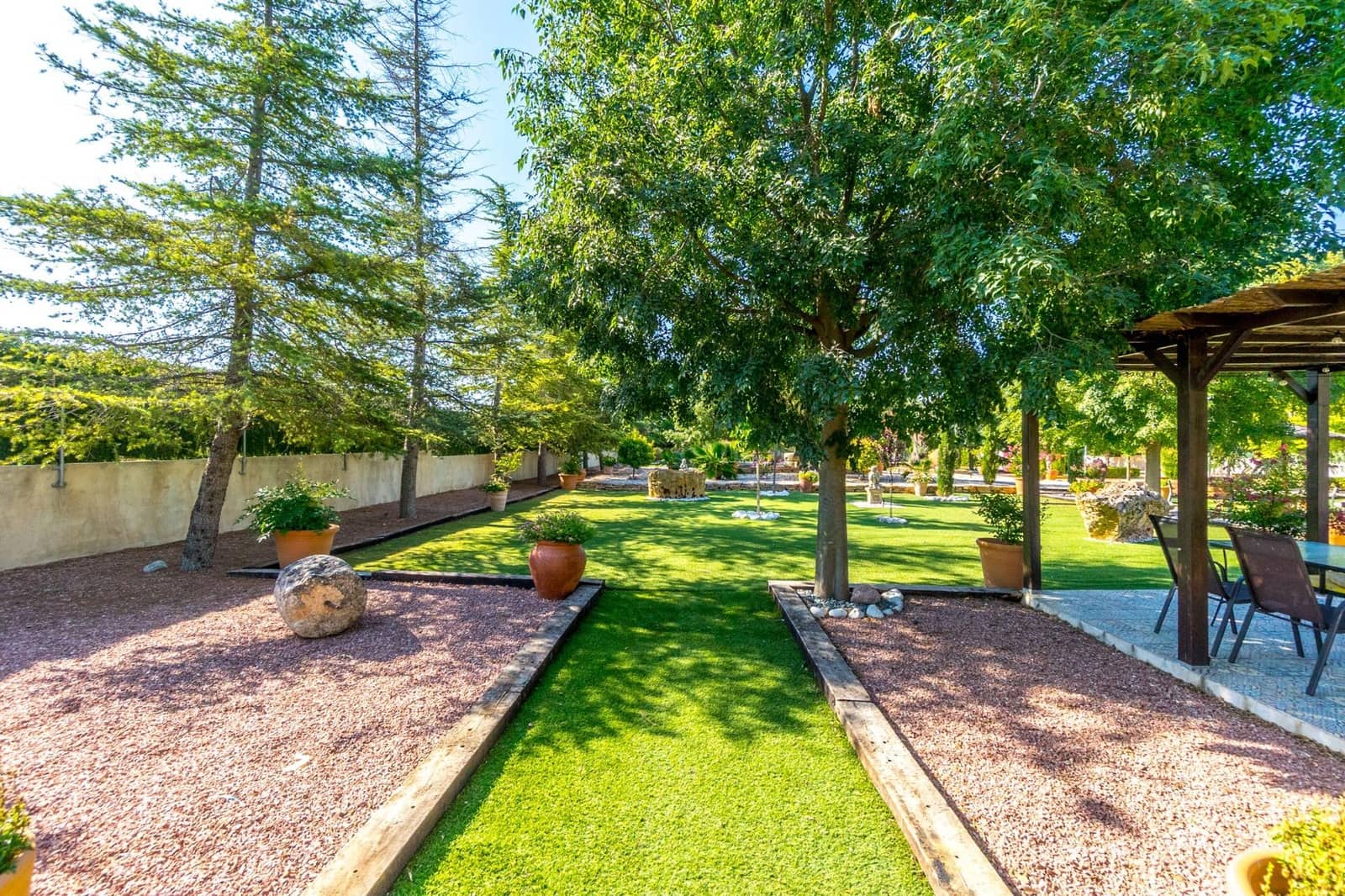 Chalet de 4 habitaciones en Onil en venta con piscina garaje - 950.000 € (Ref: 9744191)