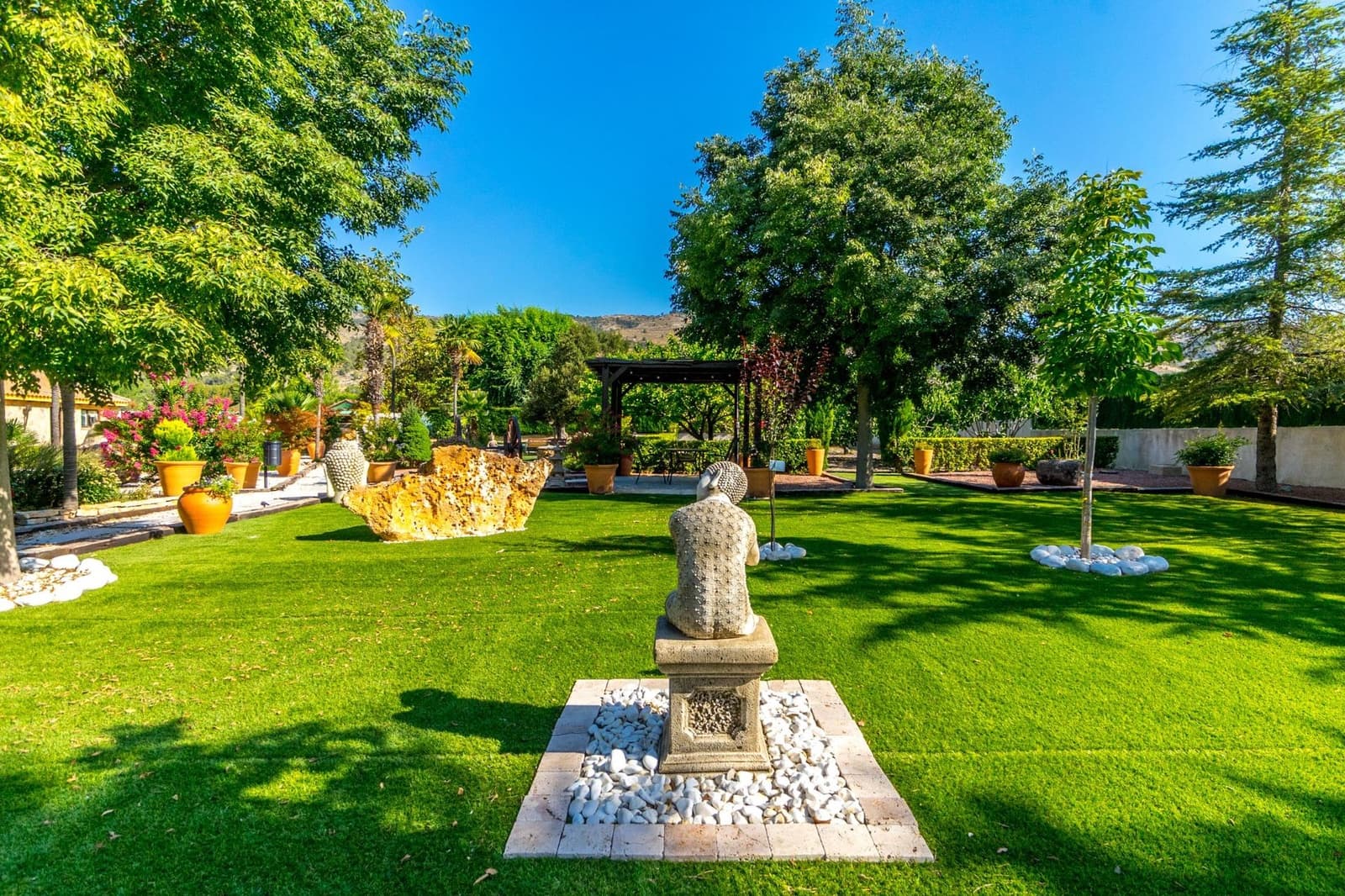 Chalet de 4 habitaciones en Onil en venta con piscina garaje - 950.000 € (Ref: 9744191)