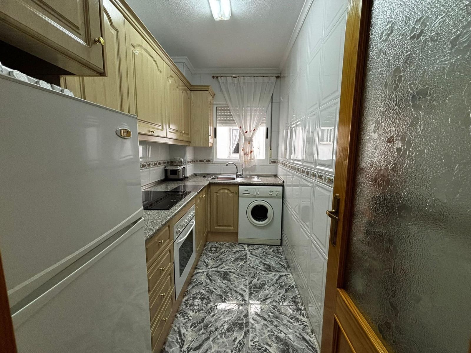 2 sovrum Lägenhet till salu i Torrevieja med garage - 140 000 € (Ref: 9744192)